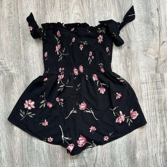 Tobi Pants - Tobi Black Floral Print Smocked Romper Tie Strap Lightweight Summer Style Size _